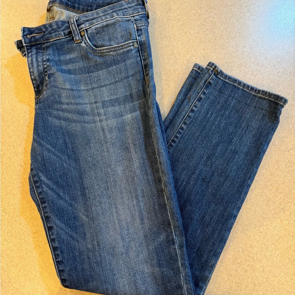 KUT from the Kloth Classic Blue Straight Leg Jeans with Natural Fading size 10